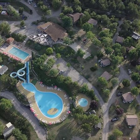 Camping Le Couriou Recoubeau-Jansac Exteriör bild