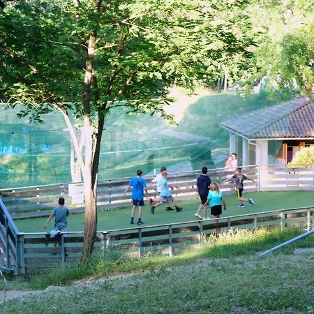 Camping Le Couriou Recoubeau-Jansac Exteriör bild