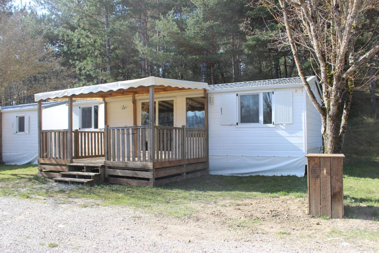 Camping Le Couriou Recoubeau-Jansac Exteriör bild