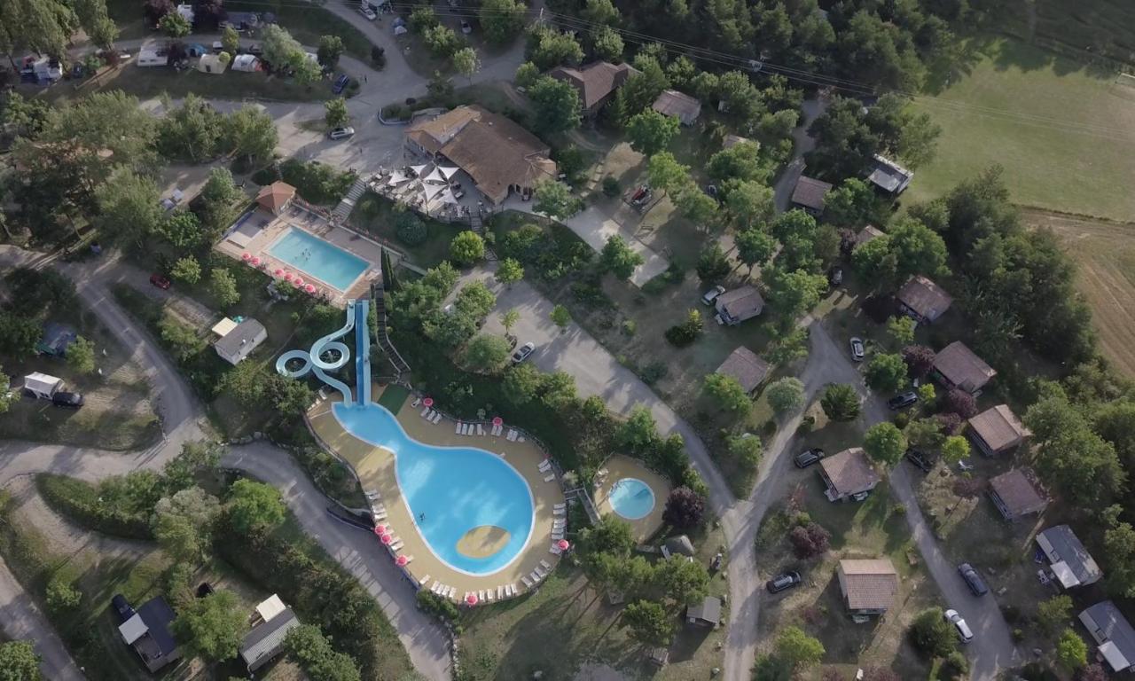 Camping Le Couriou Recoubeau-Jansac Exteriör bild