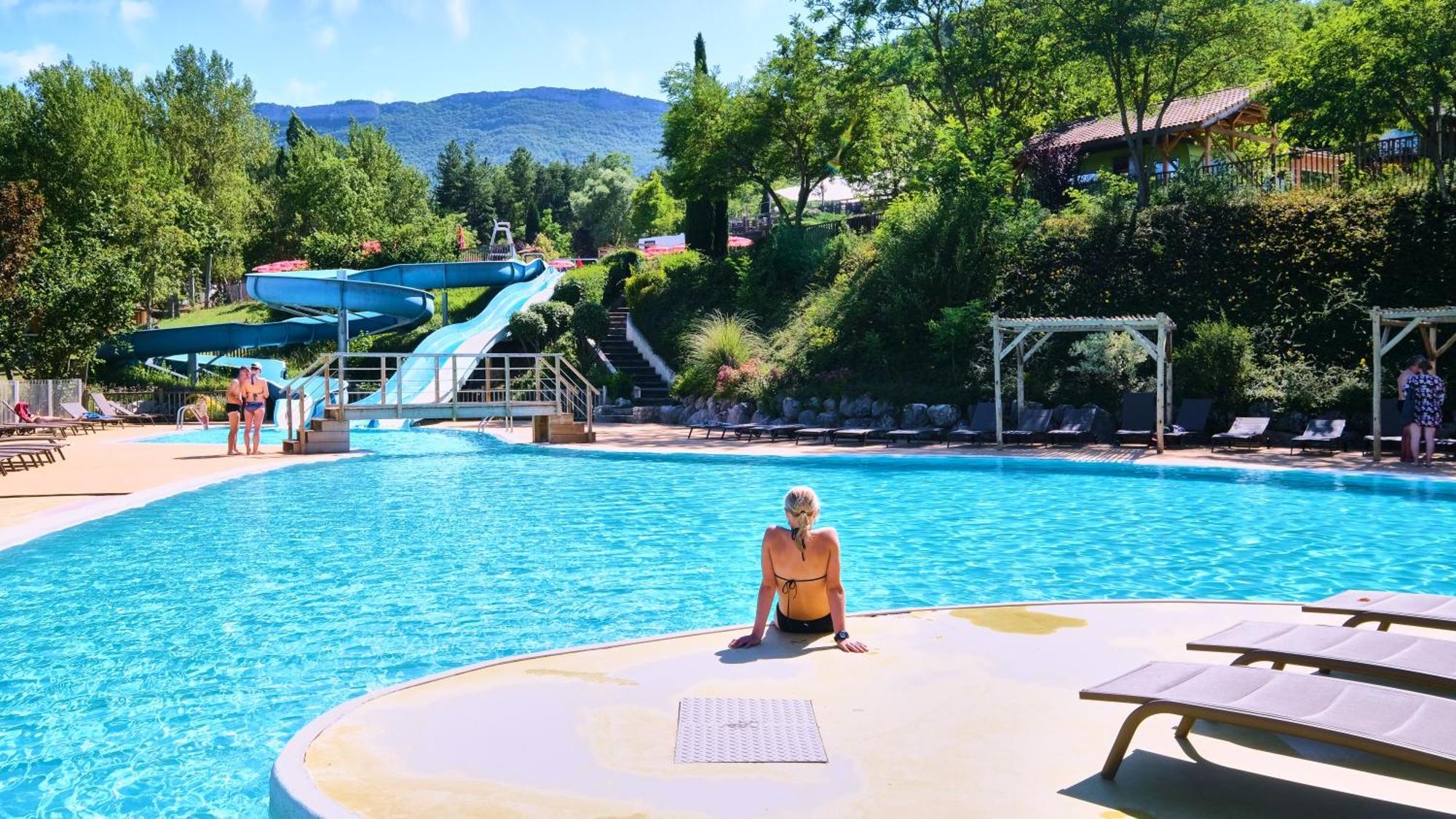 Camping Le Couriou Recoubeau-Jansac Exteriör bild