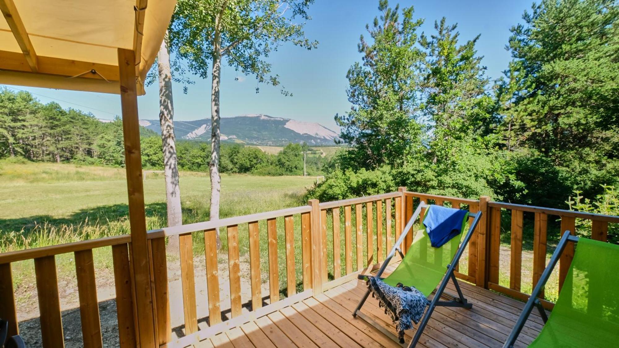 Camping Le Couriou Recoubeau-Jansac Exteriör bild