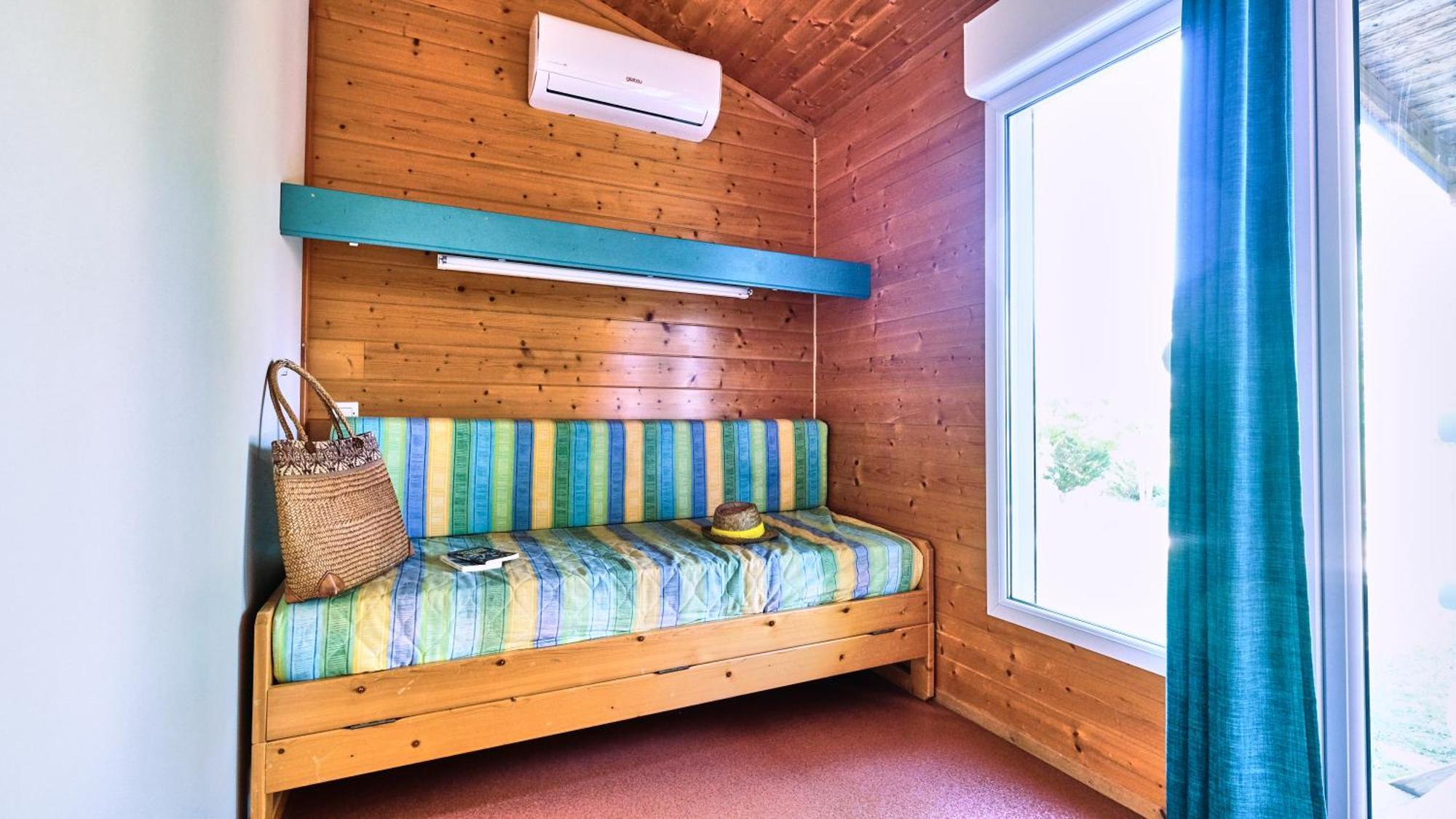 Camping Le Couriou Recoubeau-Jansac Exteriör bild