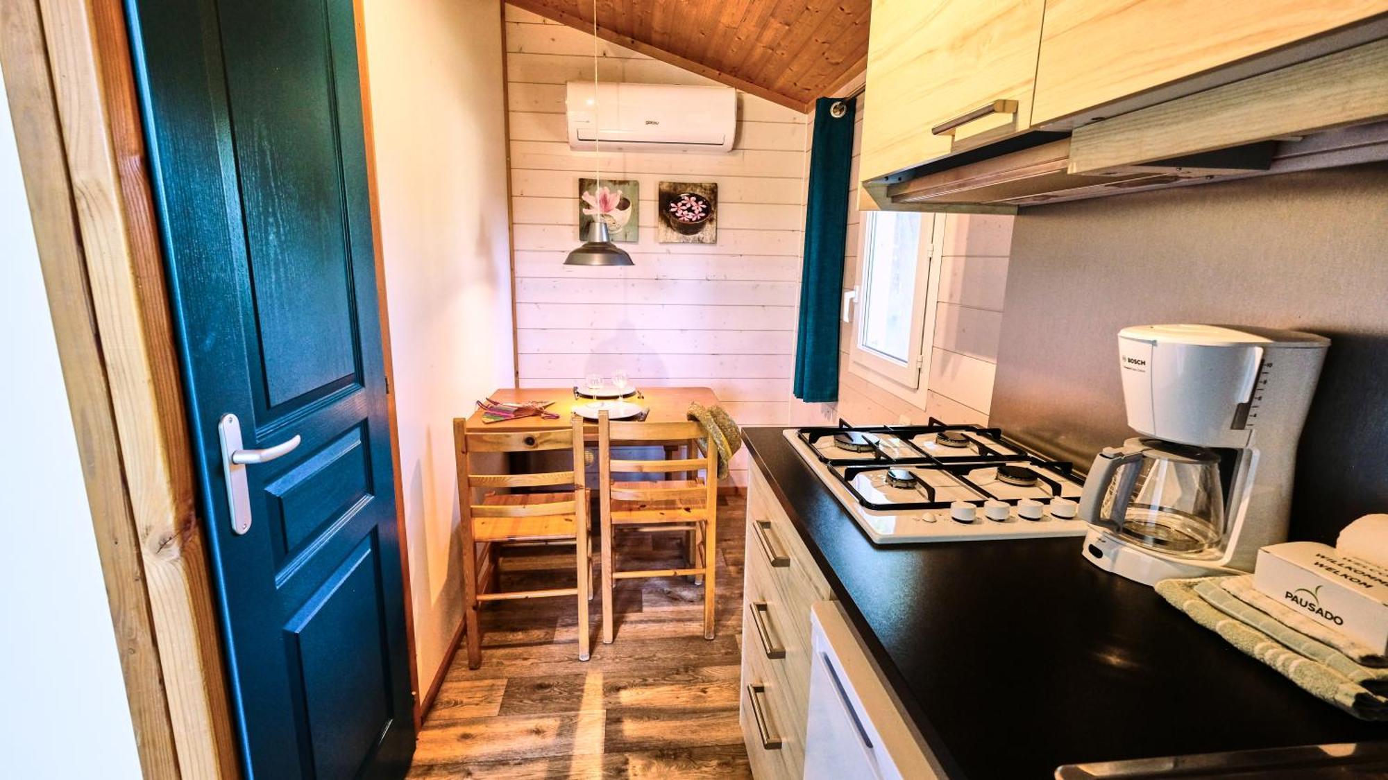 Camping Le Couriou Recoubeau-Jansac Exteriör bild