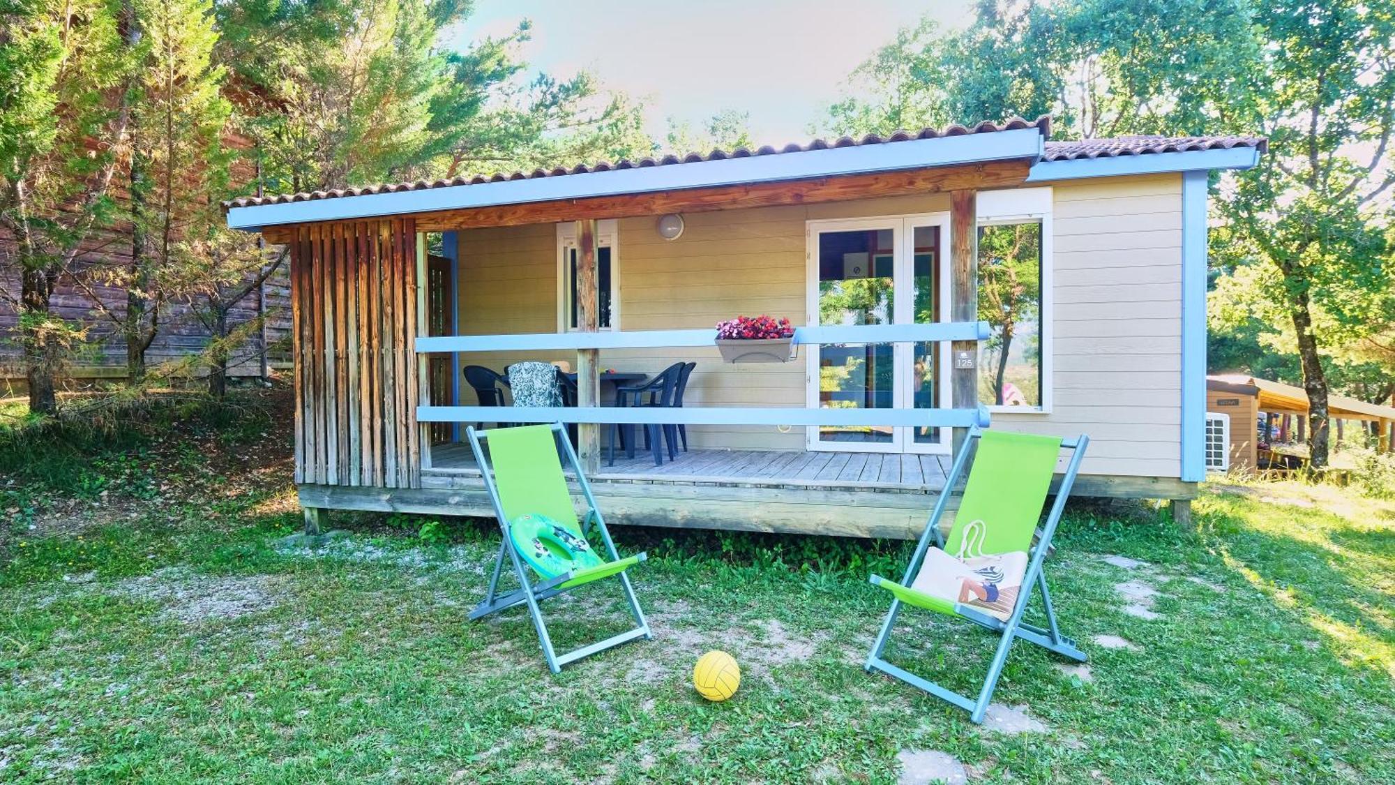 Camping Le Couriou Recoubeau-Jansac Exteriör bild