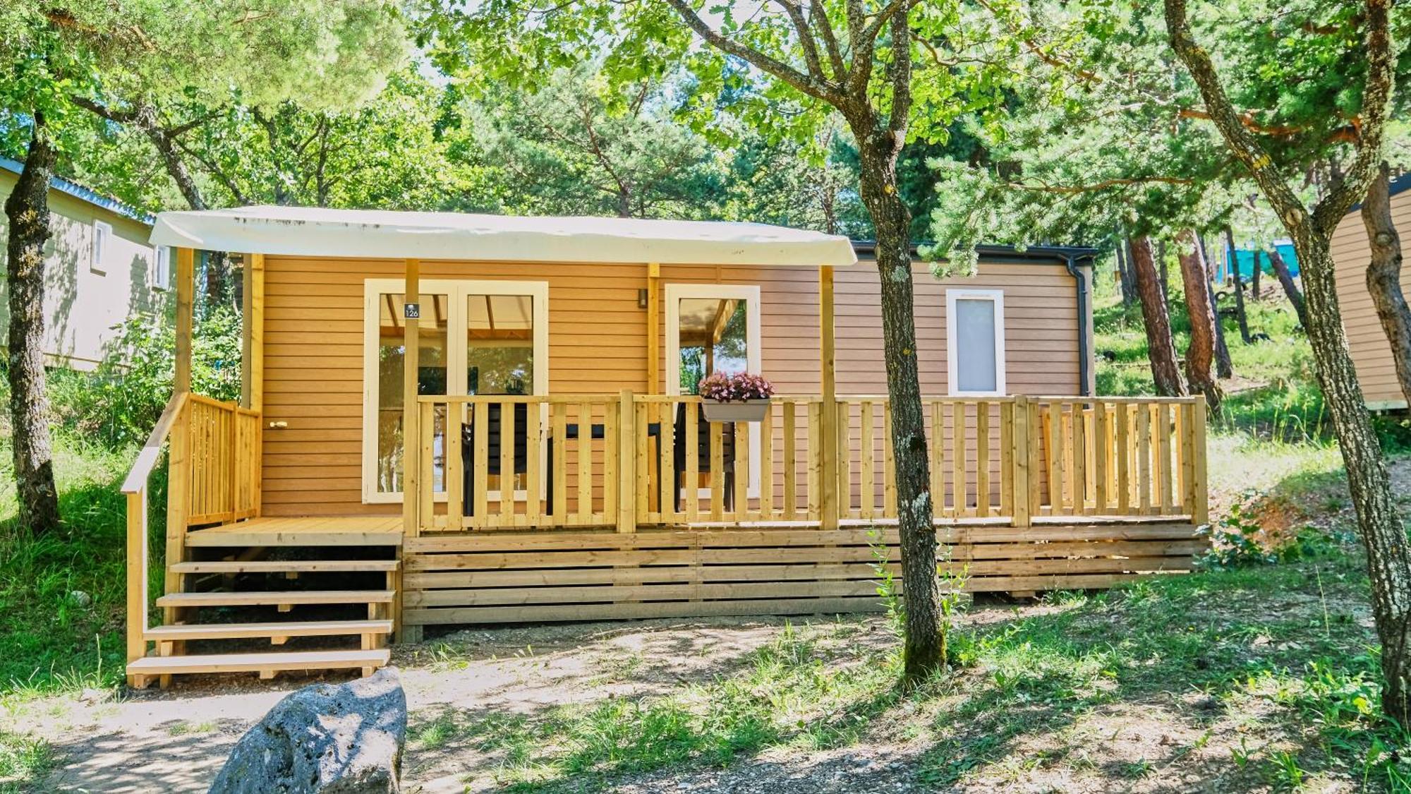 Camping Le Couriou Recoubeau-Jansac Exteriör bild